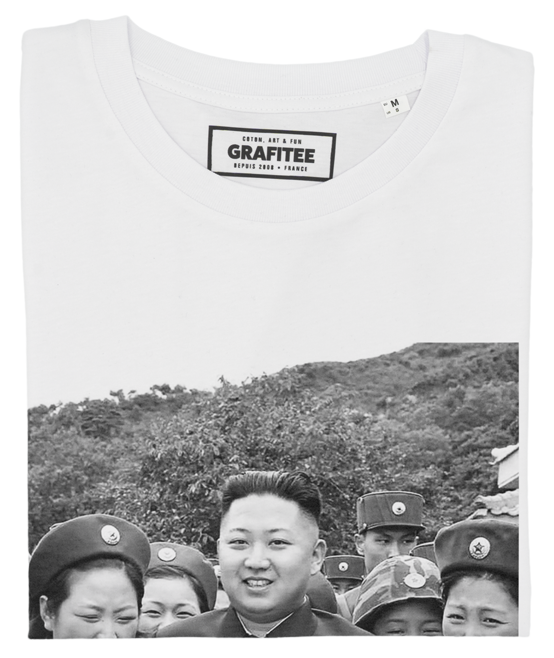 T-shirt Kim Jong Un is a Hero blanc plié